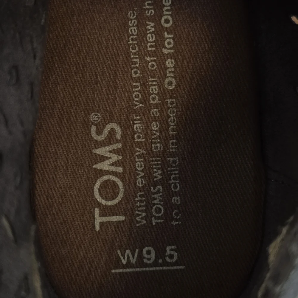 TOMS Desert Wedge Drizzle Grey Suede Perf Leaf Size-9.5